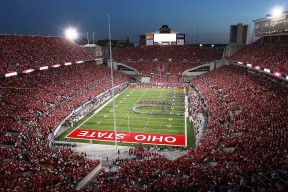 AYX SPORTS-独行侠主帅称赞替补席对比赛影响明显，独行侠替补中锋